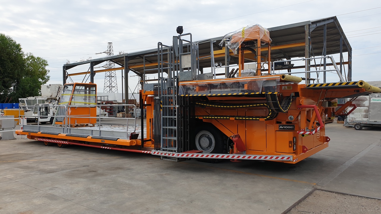 Main Deck Loader Aviogei 20 tons 2PU2000 - 항공기 화물 로더 : 사진 4 Main Deck Loader Aviogei 20 tons 2PU2000 - 항공기 화물 로더 : 사진 4