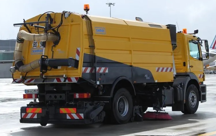 Runway Sweeper Schmidt AS990 - 거리 청소 차량 : 사진 2 Runway Sweeper Schmidt AS990 - 거리 청소 차량 : 사진 2