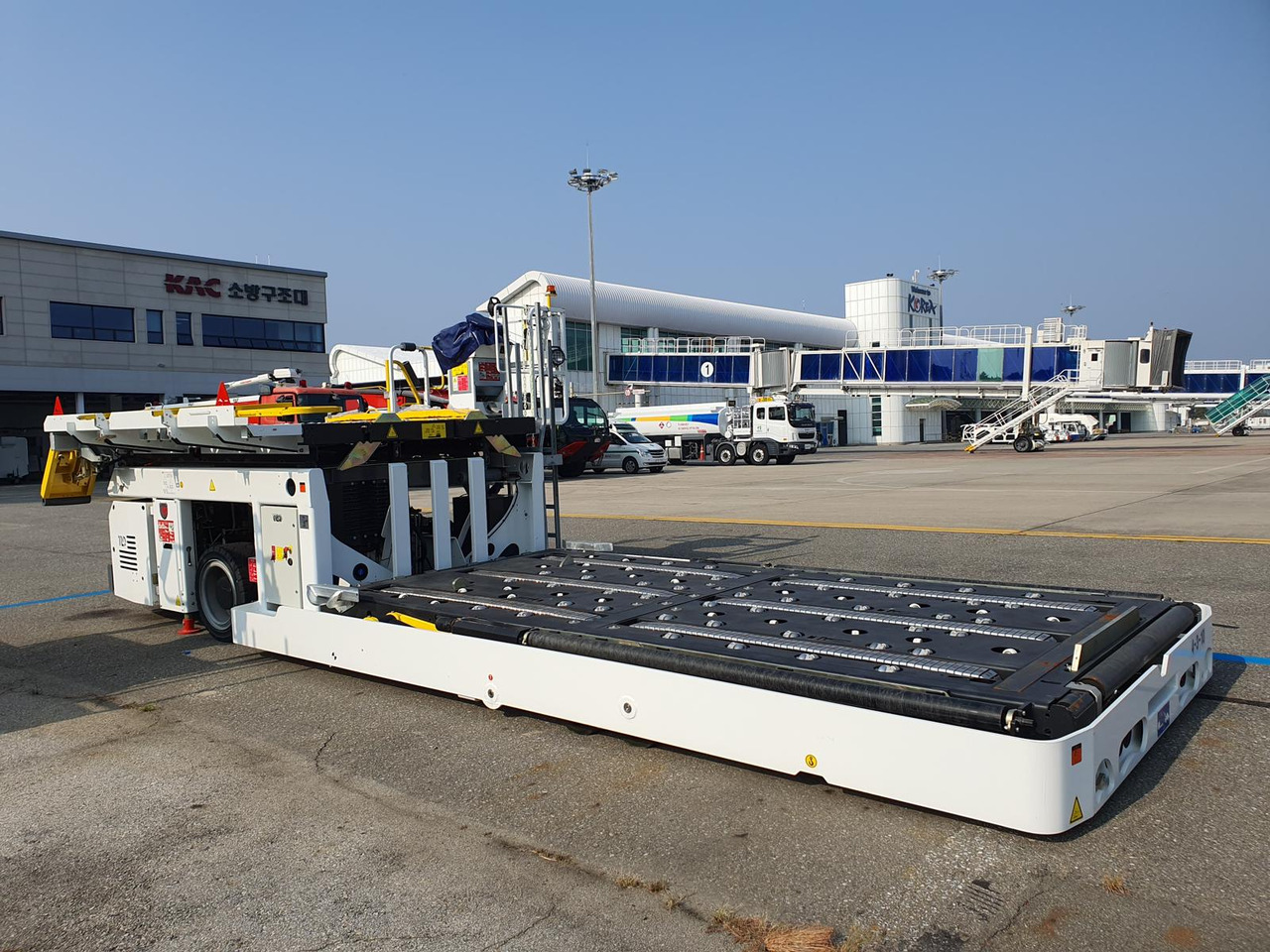 TLD Loader TXL838 - 항공기 화물 로더 : 사진 4 TLD Loader TXL838 - 항공기 화물 로더 : 사진 4