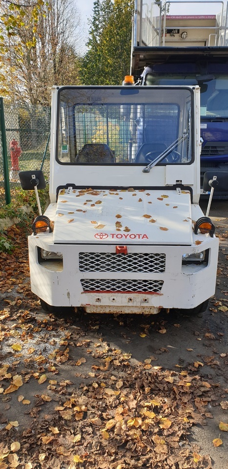 Toyota 02-2TD25 - 수하물 트랙터 : 사진 1 Toyota 02-2TD25 - 수하물 트랙터 : 사진 1