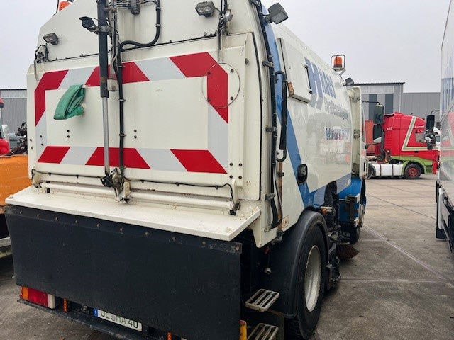 DAF 65 FA65.180 CF - 거리 청소 차량 : 사진 2 DAF 65 FA65.180 CF - 거리 청소 차량 : 사진 2