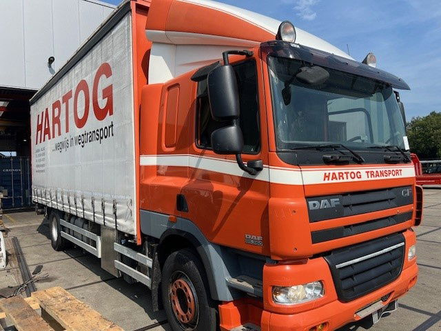 DAF CF 85.360 FA85.360 CF - 커튼사이더 트럭 : 사진 2 DAF CF 85.360 FA85.360 CF - 커튼사이더 트럭 : 사진 2