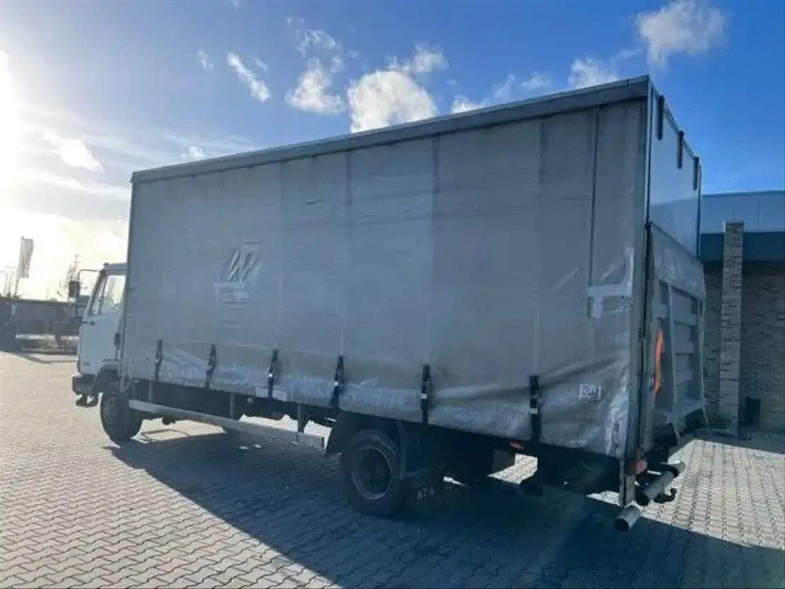 DAF LF 45.160 FA45.160 - 커튼사이더 트럭 : 사진 4 DAF LF 45.160 FA45.160 - 커튼사이더 트럭 : 사진 4