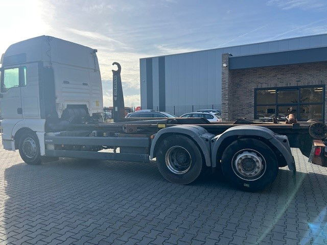 MAN TGA 26.440 .440 6x2 - 컨테이너 운반 장치/ 스와프 보디 트럭 : 사진 3 MAN TGA 26.440 .440 6x2 - 컨테이너 운반 장치/ 스와프 보디 트럭 : 사진 3