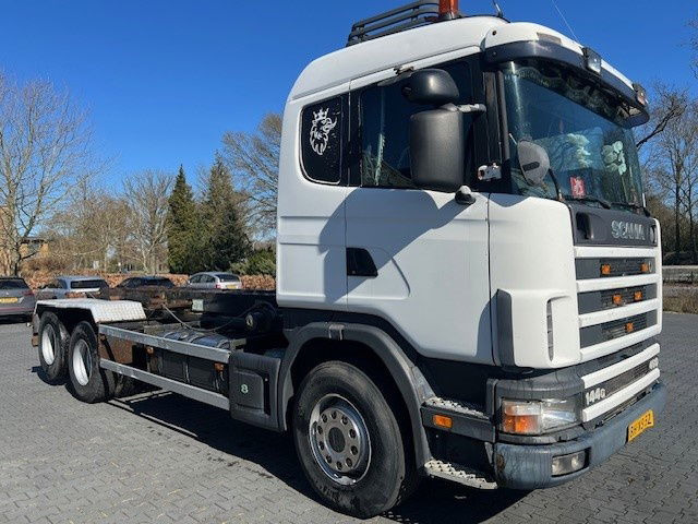 Scania R144-460 V8 .460 6x2 - 컨테이너 운반 장치/ 스와프 보디 트럭 : 사진 2 Scania R144-460 V8 .460 6x2 - 컨테이너 운반 장치/ 스와프 보디 트럭 : 사진 2