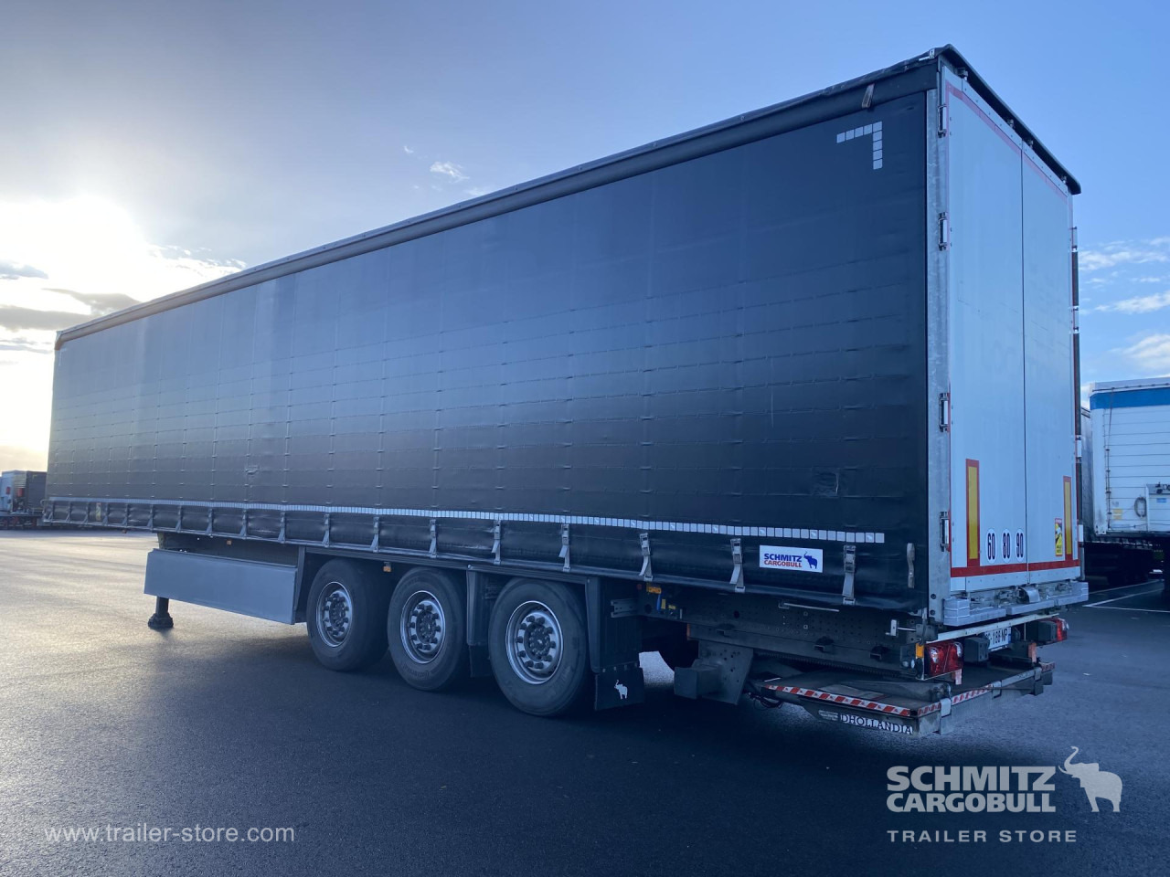 SCHMITZ Curtainsider Standard Taillift - 커튼사이더 세미 트레일러 : 사진 5 SCHMITZ Curtainsider Standard Taillift - 커튼사이더 세미 트레일러 : 사진 5