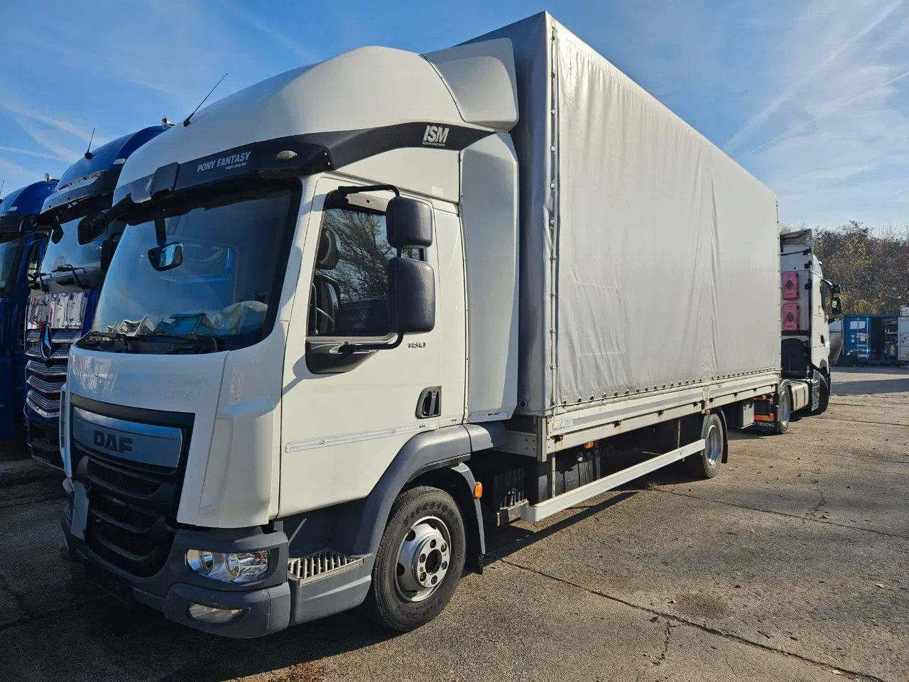 DAF LF 180 7.5 t - 커튼사이더 트럭 : 사진 1 DAF LF 180 7.5 t - 커튼사이더 트럭 : 사진 1