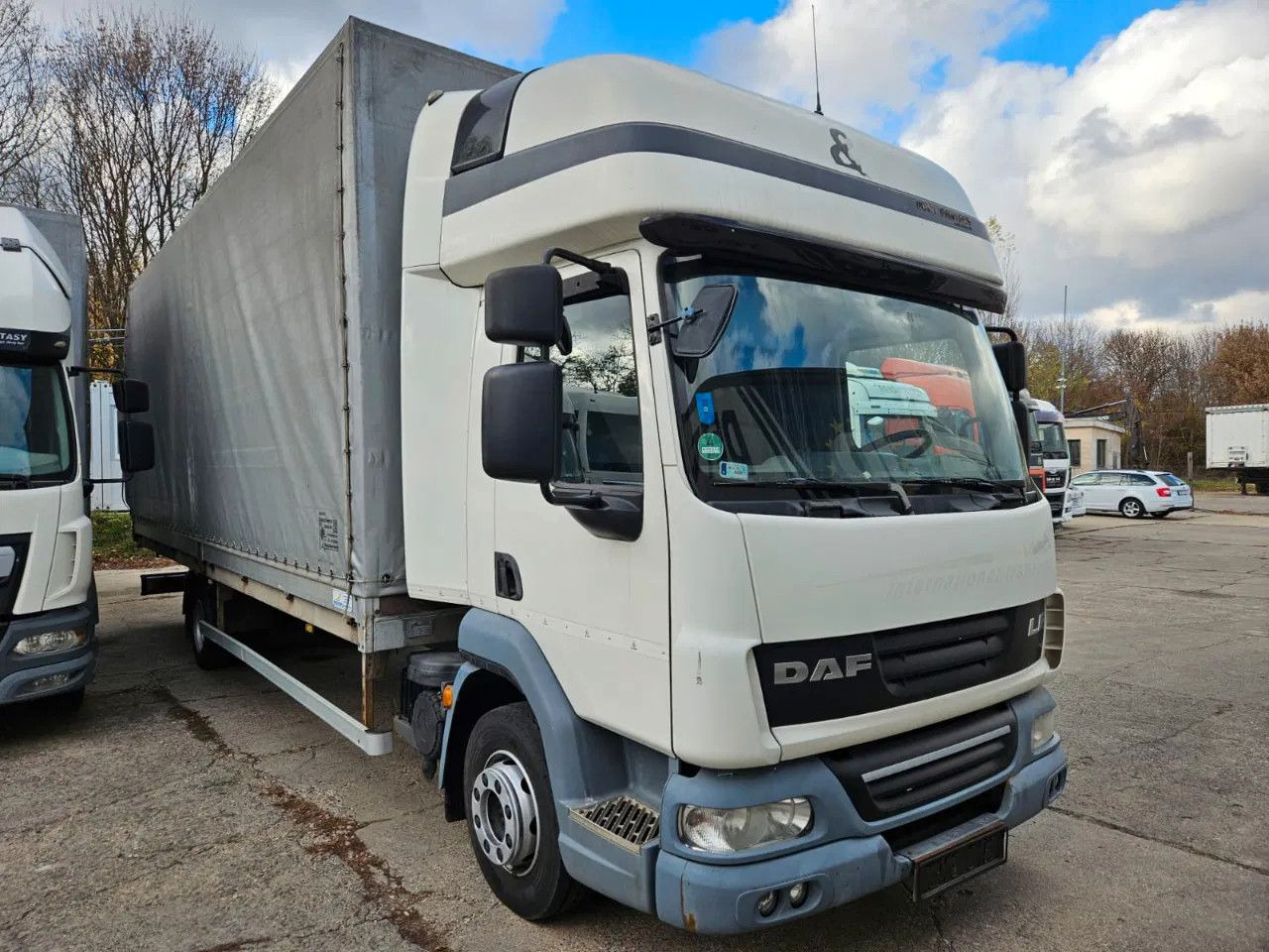 DAF LF 45.210 12t Euro5 EEV - 커튼사이더 트럭 : 사진 2 DAF LF 45.210 12t Euro5 EEV - 커튼사이더 트럭 : 사진 2