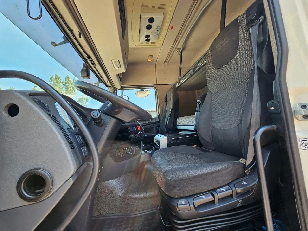 DAF XF 460 Space Cab Standklima 1 units - 트랙터 유닛 : 사진 5 DAF XF 460 Space Cab Standklima 1 units - 트랙터 유닛 : 사진 5