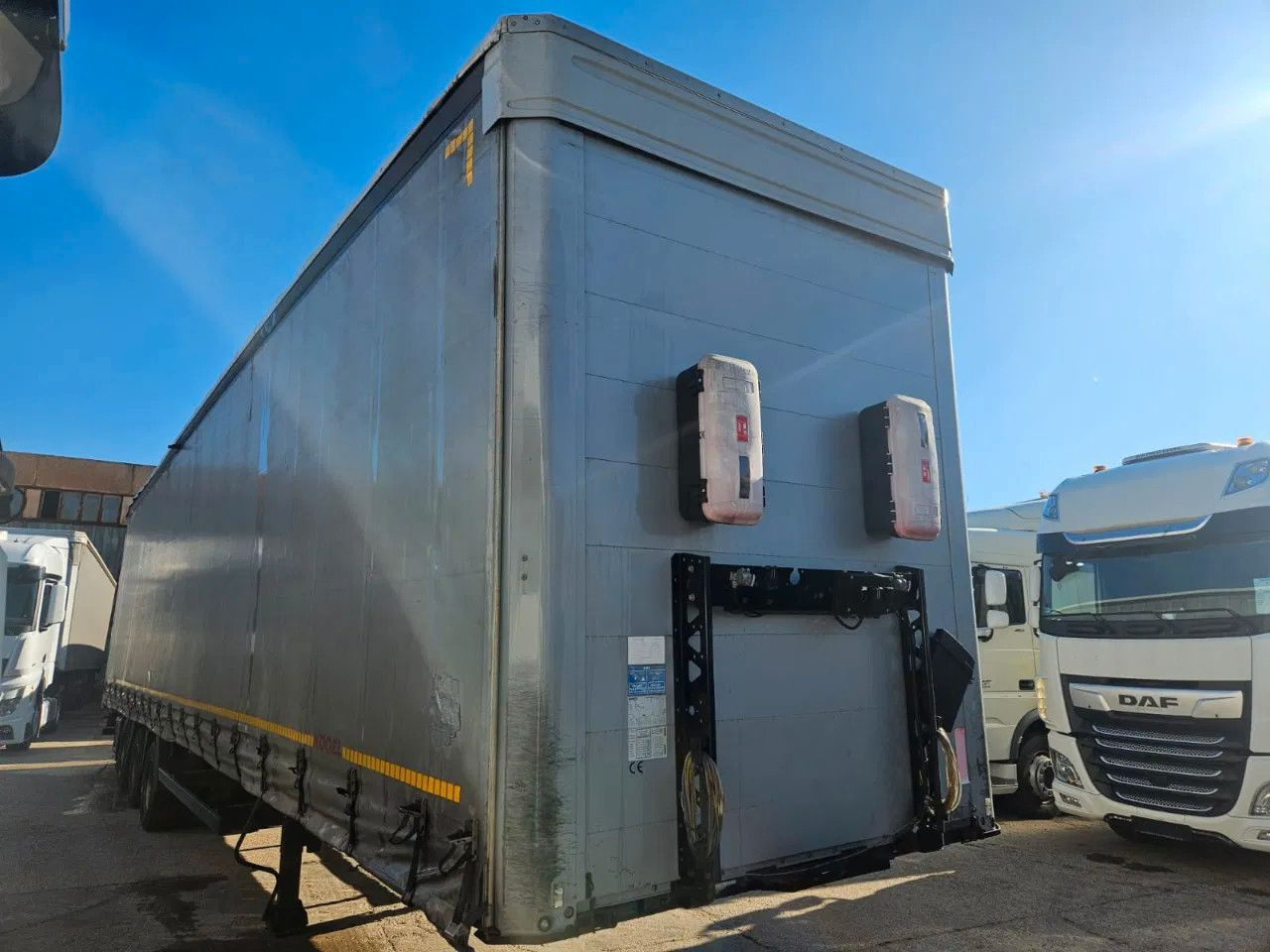 Kögel SN24 Mega Lifting Axle A - 커튼사이더 세미 트레일러 : 사진 2 Kögel SN24 Mega Lifting Axle A - 커튼사이더 세미 트레일러 : 사진 2