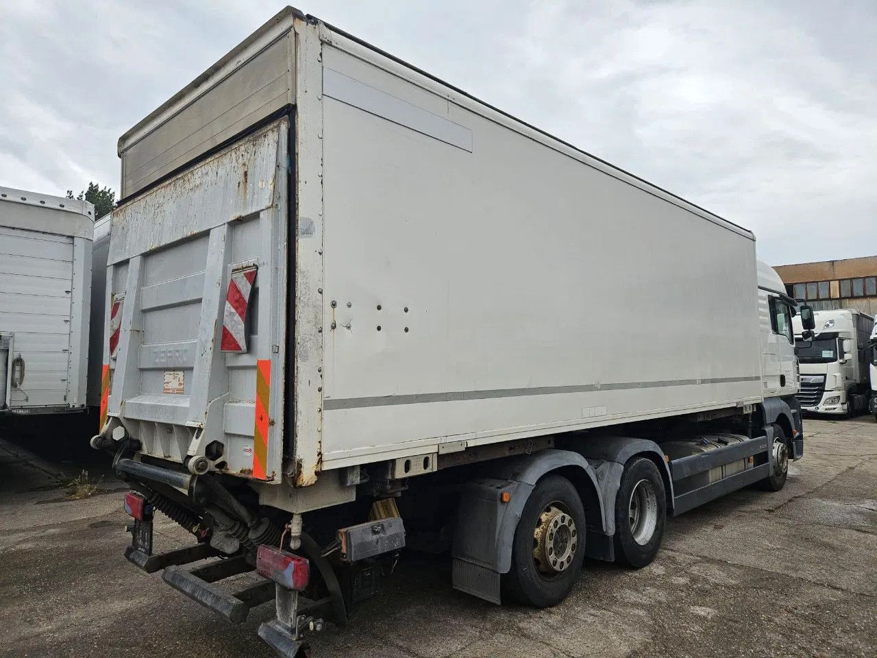 MAN TGA 26.400 BDF Tail Lift Euro5, New Smart2 Tacho - 컨테이너 운반 장치/ 스와프 보디 트럭 : 사진 3 MAN TGA 26.400 BDF Tail Lift Euro5, New Smart2 Tacho - 컨테이너 운반 장치/ 스와프 보디 트럭 : 사진 3
