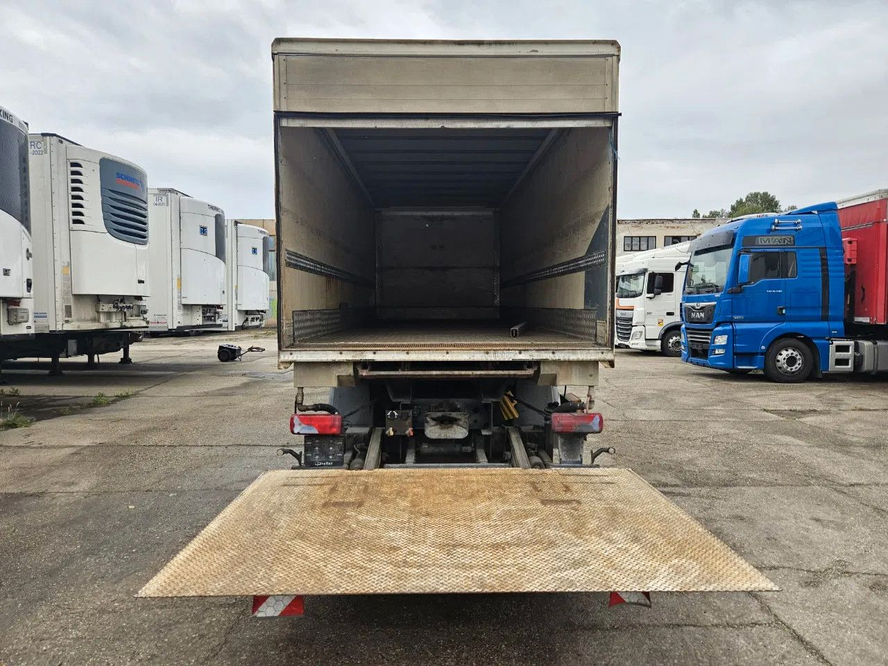 MAN TGA 26.400 BDF Tail Lift Euro5, New Smart2 Tacho - 컨테이너 운반 장치/ 스와프 보디 트럭 : 사진 5 MAN TGA 26.400 BDF Tail Lift Euro5, New Smart2 Tacho - 컨테이너 운반 장치/ 스와프 보디 트럭 : 사진 5