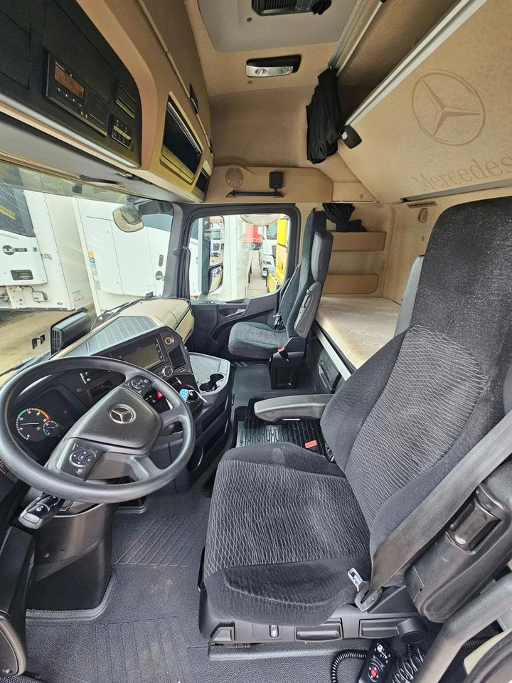 트랙터 유닛 Mercedes-Benz Actros 1851 Mega, BigSpace, Standklima, 2 units : 사진 7 트랙터 유닛 Mercedes-Benz Actros 1851 Mega, BigSpace, Standklima, 2 units : 사진 7