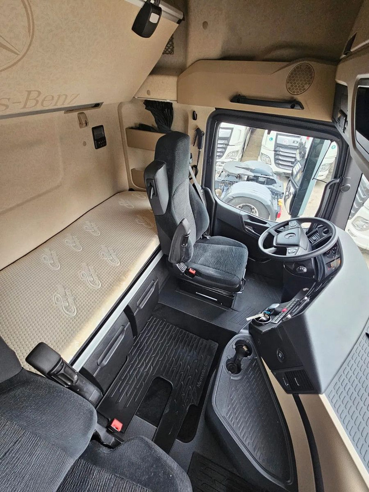 트랙터 유닛 Mercedes-Benz Actros 1851 Mega, BigSpace, Standklima, 2 units : 사진 8 트랙터 유닛 Mercedes-Benz Actros 1851 Mega, BigSpace, Standklima, 2 units : 사진 8