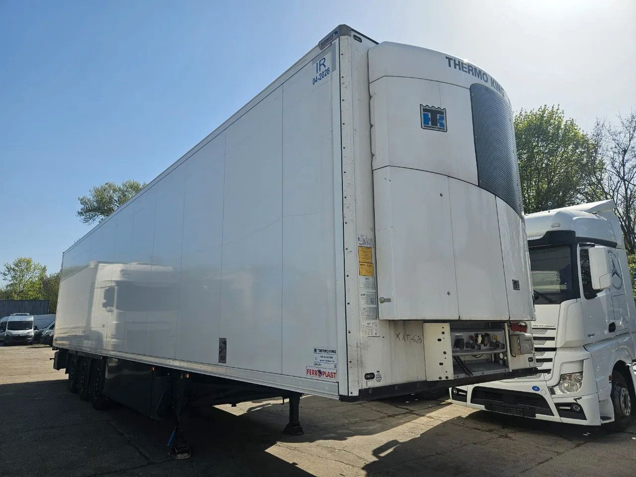 Schmitz Cargobull SCB S3T Thermo King SLXi 300 Lifting axle A - 2 - 냉동 세미 트레일러 : 사진 2 Schmitz Cargobull SCB S3T Thermo King SLXi 300 Lifting axle A - 2 - 냉동 세미 트레일러 : 사진 2