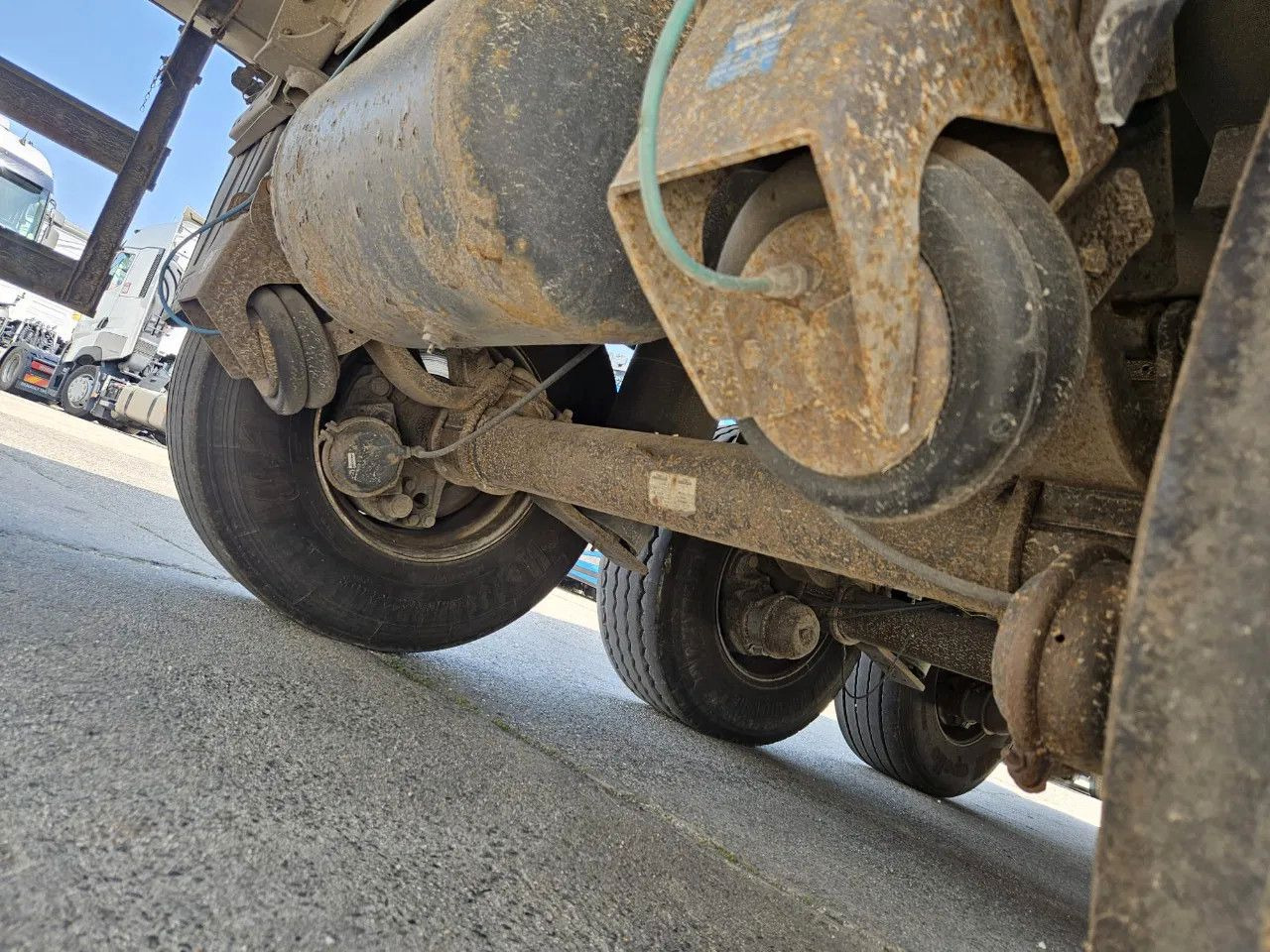 냉동 세미 트레일러 Schmitz Cargobull SKO24 Carrier Maxima 1300 Tail Lift, A axle lift : 사진 18