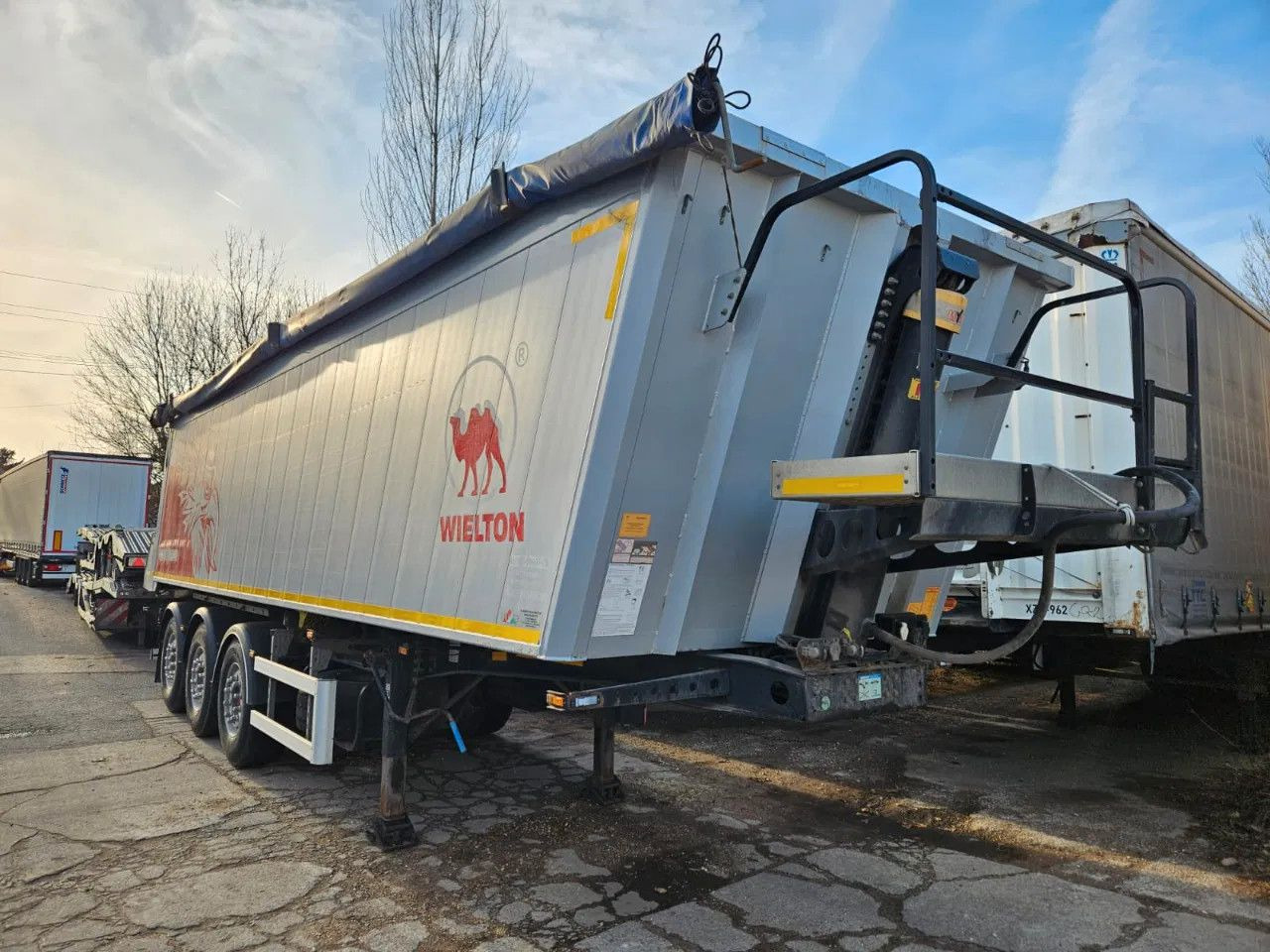 Wielton NW-3 38m3 Lifting Axle, Alloy w. 2 units in stoc - 덤프 세미 트레일러 : 사진 1 Wielton NW-3 38m3 Lifting Axle, Alloy w. 2 units in stoc - 덤프 세미 트레일러 : 사진 1