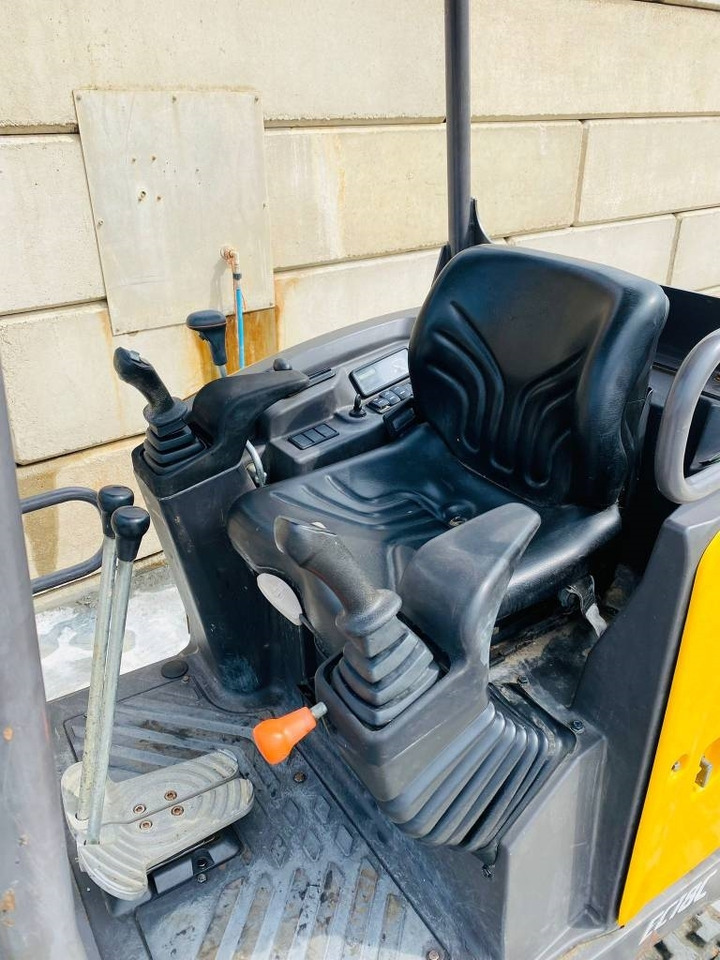 미니 굴삭기 Volvo EC 18 C : 사진 7