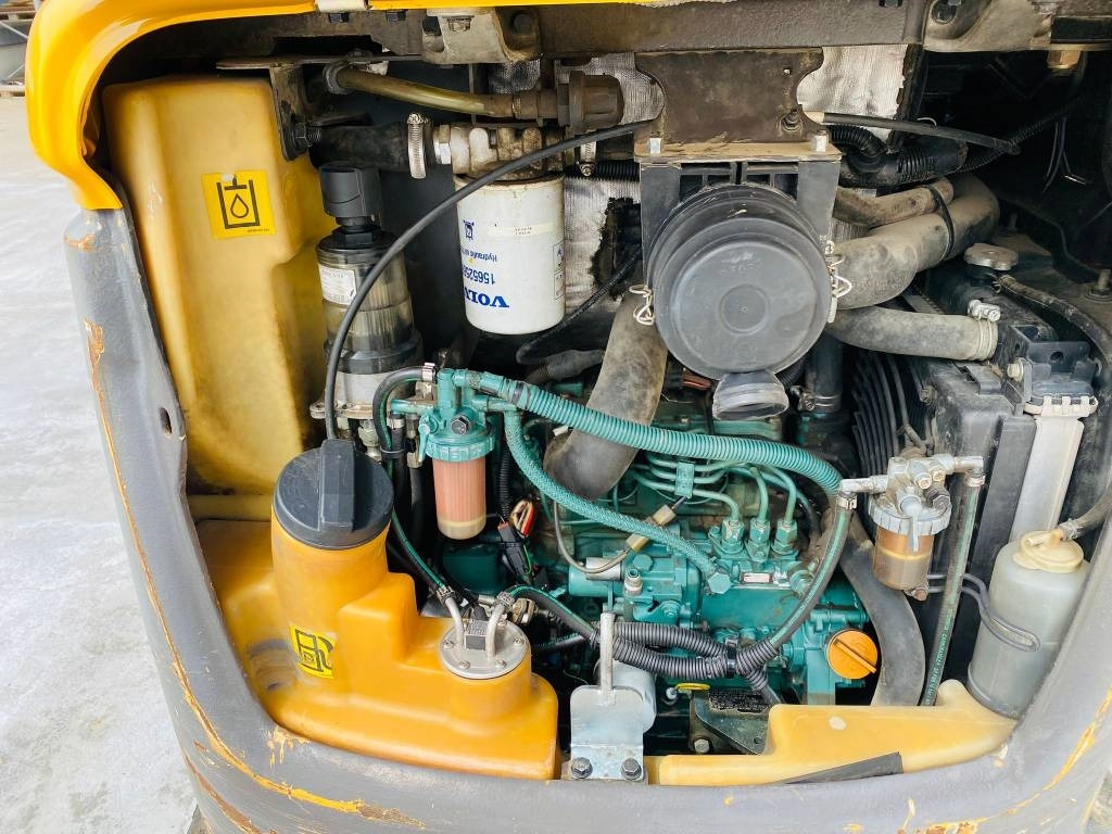 미니 굴삭기 Volvo EC 18 C : 사진 9