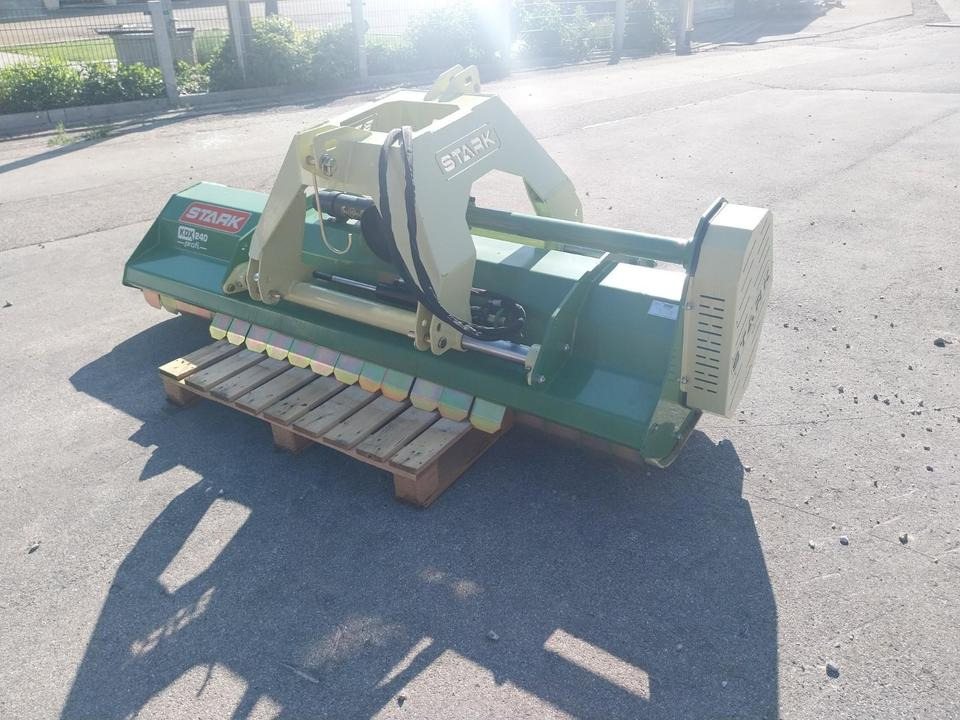 Mulcher Schlegelmulcher Stark KDX 240 Profi hydr. Seitenverschub - 플레일 모어 : 사진 1 Mulcher Schlegelmulcher Stark KDX 240 Profi hydr. Seitenverschub - 플레일 모어 : 사진 1