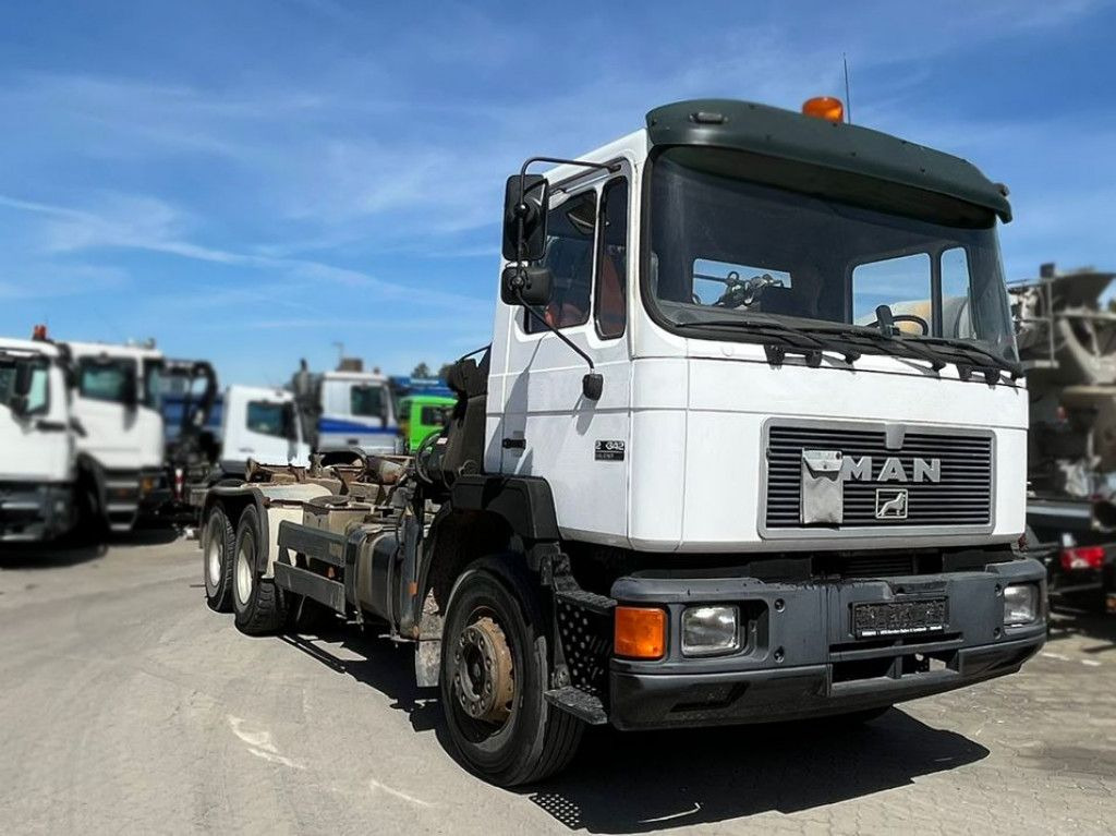 MAN F2000 27.342 6x4 Abrollkipper mit Kran - 후크 리프트 트럭, 크레인 트럭 : 사진 2 MAN F2000 27.342 6x4 Abrollkipper mit Kran - 후크 리프트 트럭, 크레인 트럭 : 사진 2