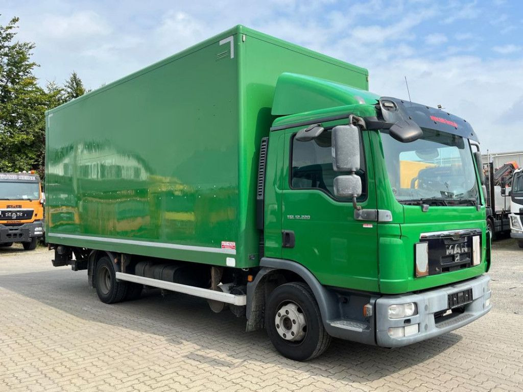 MAN TG-L 12.220 4x2 BL Standardkoffer LBW LBW 1.5 to - 박스 트럭 : 사진 2 MAN TG-L 12.220 4x2 BL Standardkoffer LBW LBW 1.5 to - 박스 트럭 : 사진 2