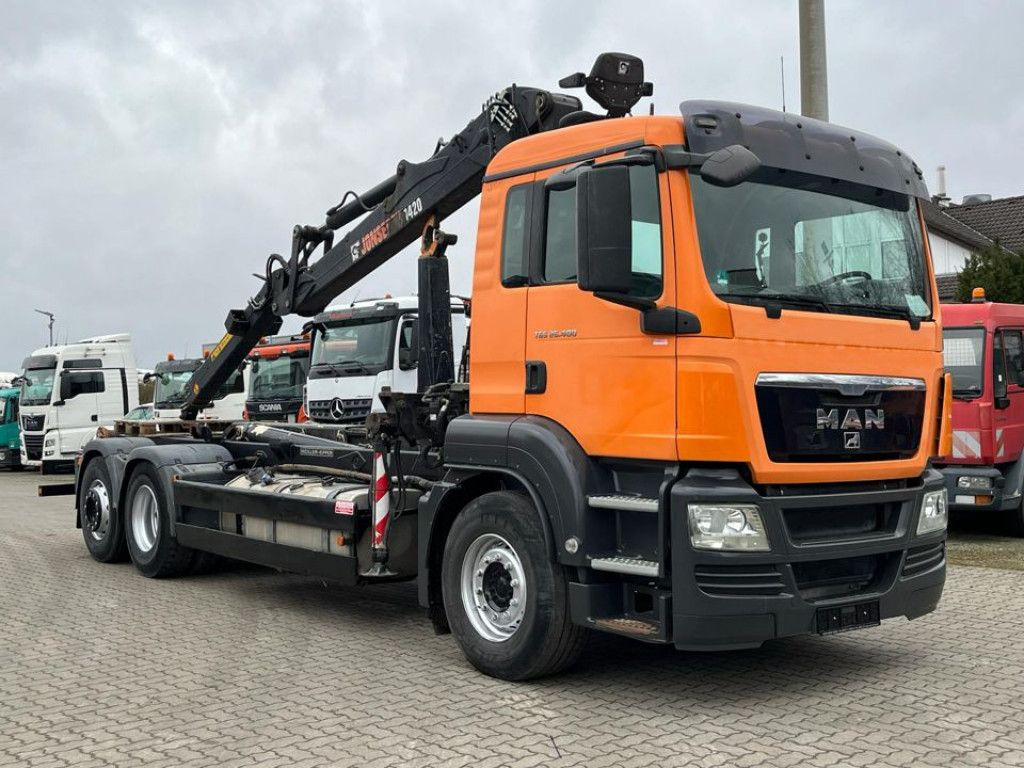 MAN TG-S 26.400 6x4H-2 BL Abrollkipper mit Kran Lift - 후크 리프트 트럭, 크레인 트럭 : 사진 2 MAN TG-S 26.400 6x4H-2 BL Abrollkipper mit Kran Lift - 후크 리프트 트럭, 크레인 트럭 : 사진 2