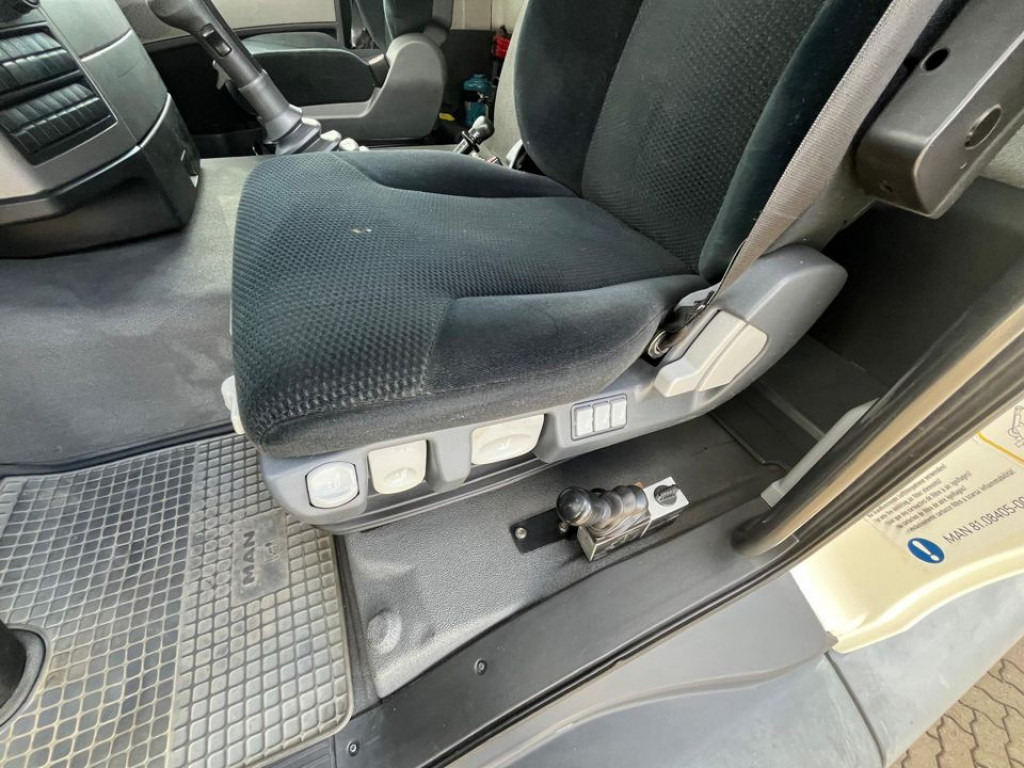 MAN TG-S 26.440 6x4 BB 3-Achs Kipper Schalter - 덤프트럭 : 사진 3 MAN TG-S 26.440 6x4 BB 3-Achs Kipper Schalter - 덤프트럭 : 사진 3