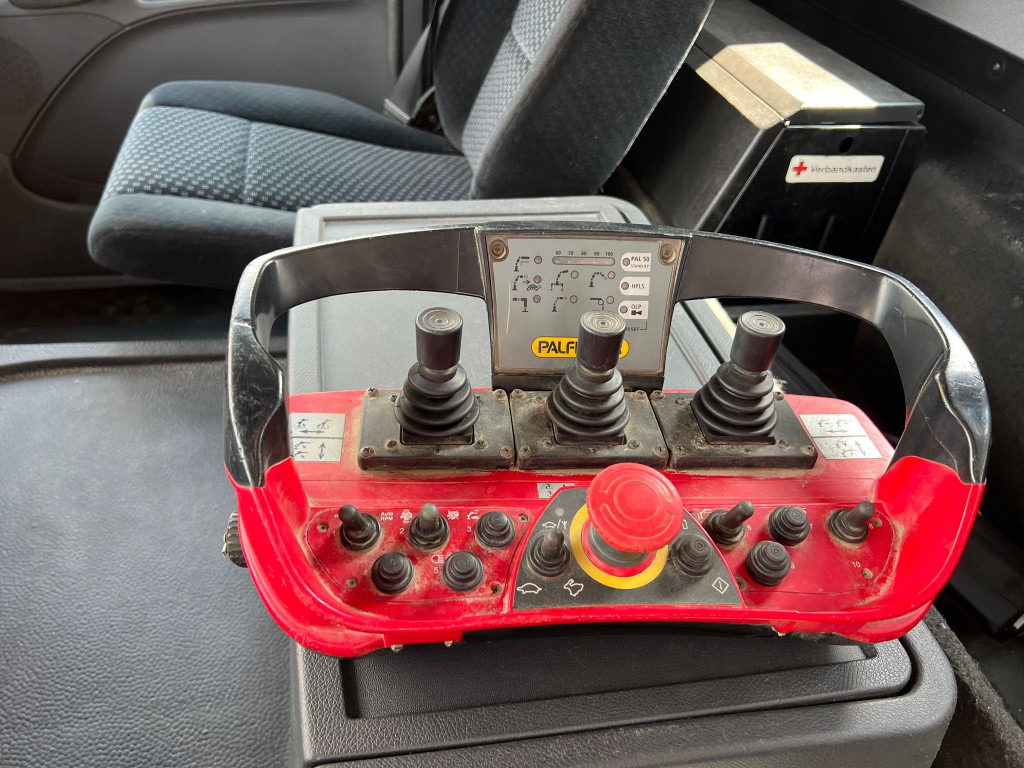 MERCEDES-BENZ Actros 1841 K 2-Achs Kipper Kran Funk 2xhydr+Greifer - 덤프트럭, 크레인 트럭 : 사진 4 MERCEDES-BENZ Actros 1841 K 2-Achs Kipper Kran Funk 2xhydr+Greifer - 덤프트럭, 크레인 트럭 : 사진 4