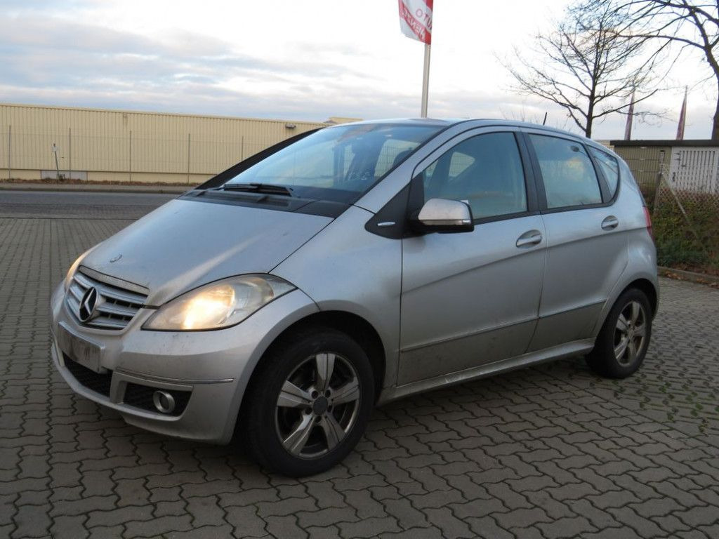 Mercedes-Benz A-Klasse 200 Avantgarde PKW - 트럭 : 사진 1 Mercedes-Benz A-Klasse 200 Avantgarde PKW - 트럭 : 사진 1