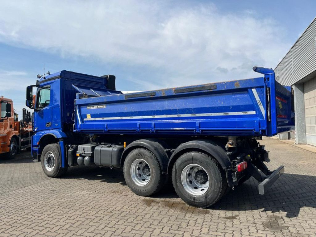 Mercedes-Benz Arocs 2642 6x4 3-Achs Kipper Bordmatik nur 163TK - 덤프트럭 : 사진 4 Mercedes-Benz Arocs 2642 6x4 3-Achs Kipper Bordmatik nur 163TK - 덤프트럭 : 사진 4