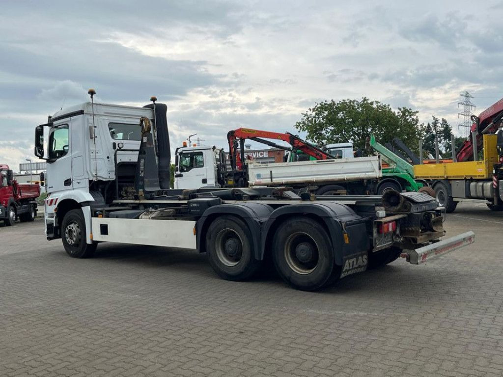 Mercedes-Benz Arocs 2642 6x4 Abrollkipper nur 240TKM AP Achsen - 후크 리프트 트럭 : 사진 3 Mercedes-Benz Arocs 2642 6x4 Abrollkipper nur 240TKM AP Achsen - 후크 리프트 트럭 : 사진 3