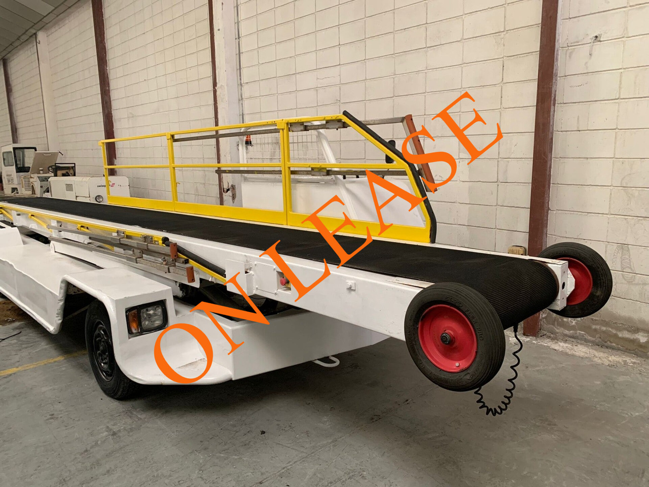 Belt Loader AMSS BL800 - 벨트 로더 : 사진 1 Belt Loader AMSS BL800 - 벨트 로더 : 사진 1