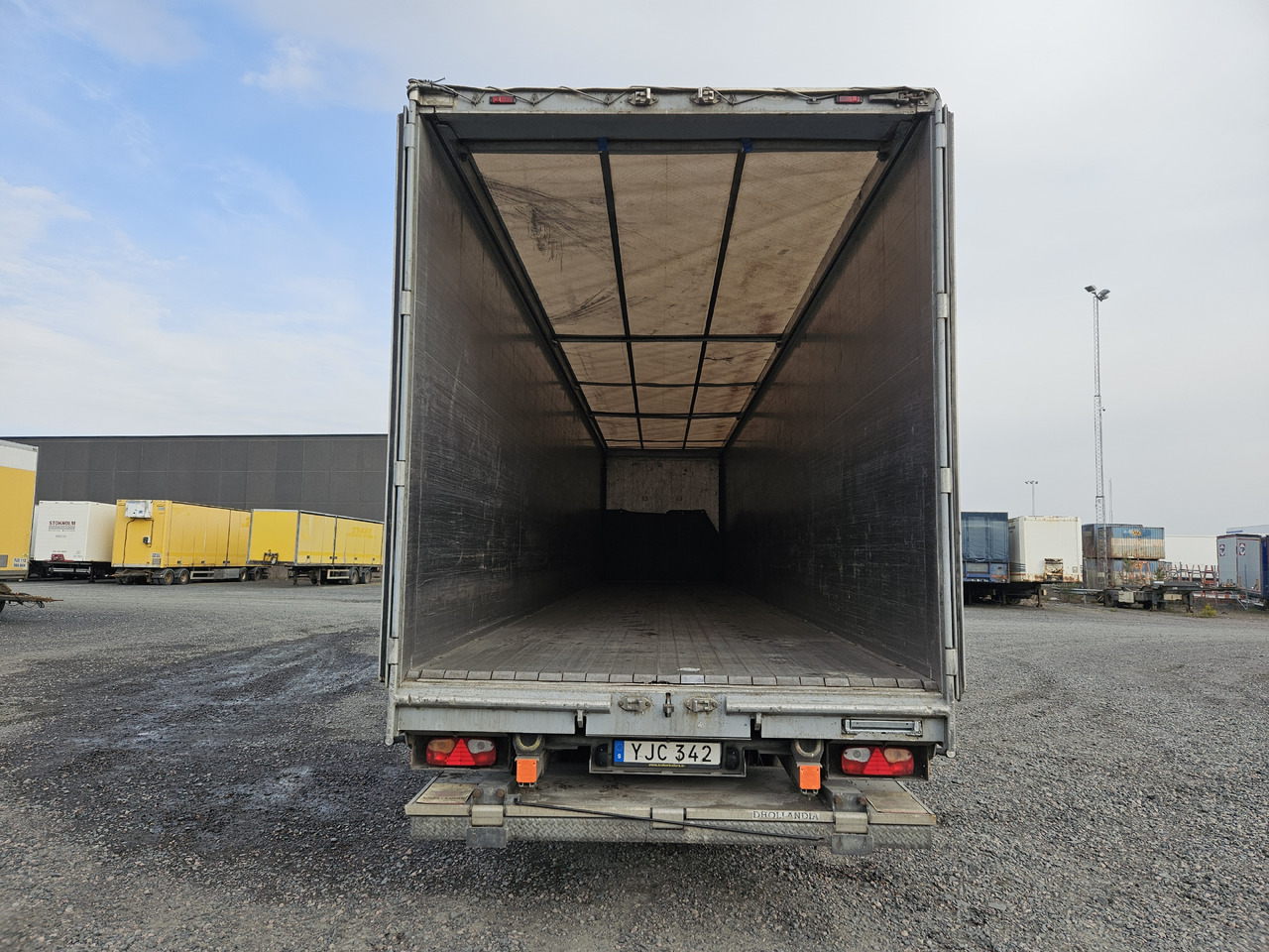 KRAKER MOVING FLOOR FIXED WITH LIFT - 워킹 플로어 세미 트레일러 : 사진 5 KRAKER MOVING FLOOR FIXED WITH LIFT - 워킹 플로어 세미 트레일러 : 사진 5