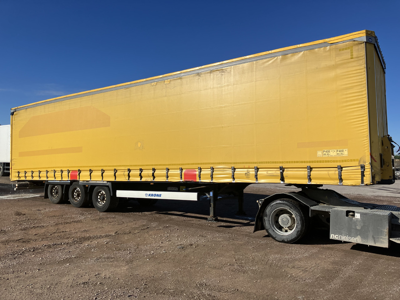 KRONE MEGA CURTAIN - LIFTING ROOF - HUCKEPACK - 커튼사이더 세미 트레일러 : 사진 1 KRONE MEGA CURTAIN - LIFTING ROOF - HUCKEPACK - 커튼사이더 세미 트레일러 : 사진 1