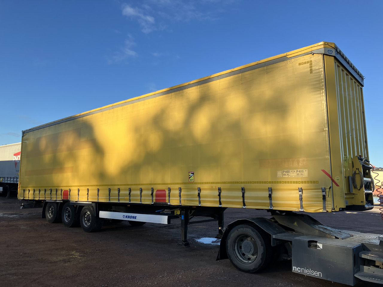 KRONE MEGA CURTAIN - LIFTING ROOF - HUCKEPACK - 커튼사이더 세미 트레일러 : 사진 3 KRONE MEGA CURTAIN - LIFTING ROOF - HUCKEPACK - 커튼사이더 세미 트레일러 : 사진 3