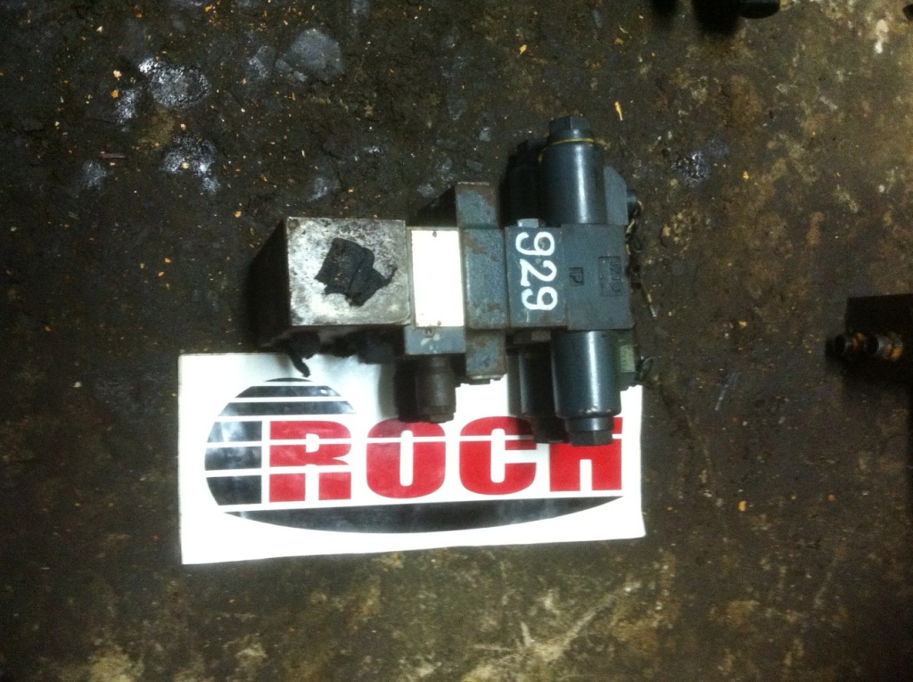 KAWASAKI ZDB6VP2-K30/100 + Z2S6-40 - 2 SEKCYJNY + 4WE6G-60L0/AG12NS + CEWKI - 유압 밸브 건설기계 용 : 사진 1 KAWASAKI ZDB6VP2-K30/100 + Z2S6-40 - 2 SEKCYJNY + 4WE6G-60L0/AG12NS + CEWKI - 유압 밸브 건설기계 용 : 사진 1