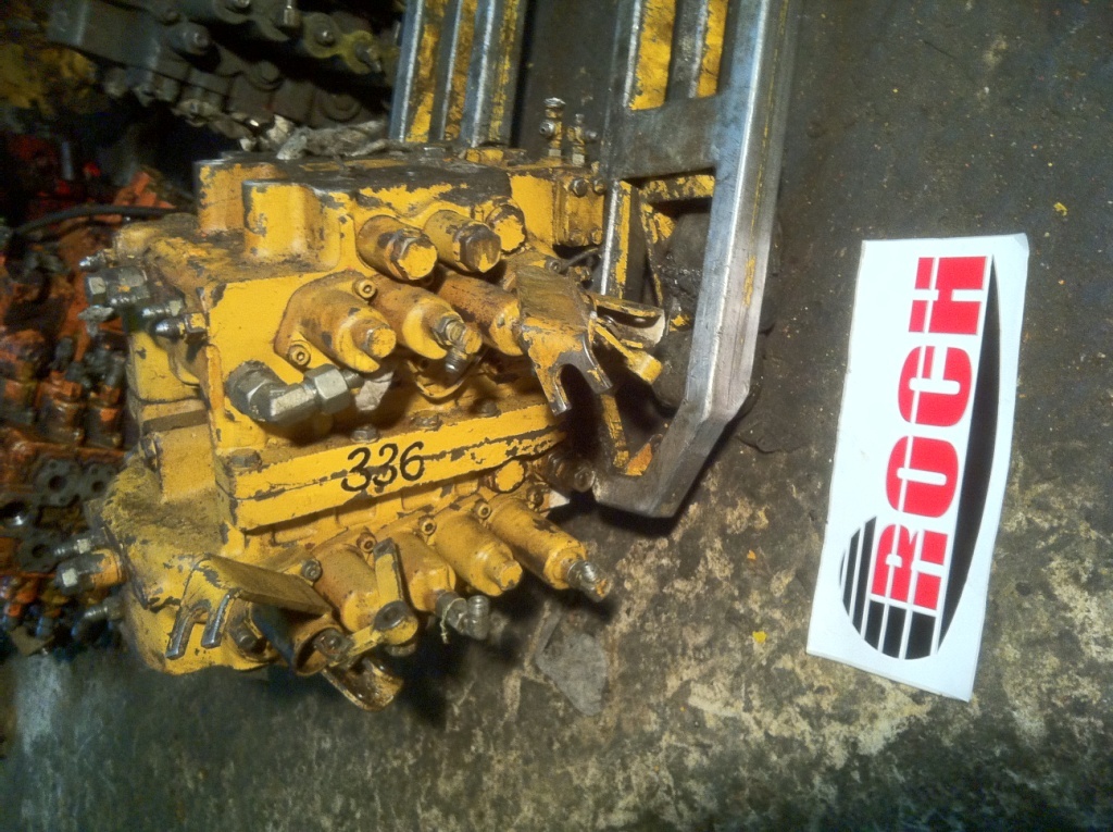 KOMATSU 9Y14N - 9 SEKCYJNY - 유압 밸브 건설기계 용 : 사진 1 KOMATSU 9Y14N - 9 SEKCYJNY - 유압 밸브 건설기계 용 : 사진 1