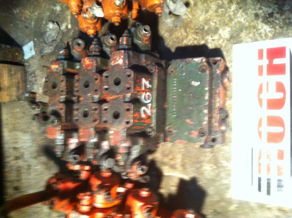 LINDE VT4 - 3 SEKCYJNY VW18 5665 + VW18 5645 + VW18 5625 + 668 341 27 05-12 6683412705-12 - 유압 밸브 건설기계 용 : 사진 1 LINDE VT4 - 3 SEKCYJNY VW18 5665 + VW18 5645 + VW18 5625 + 668 341 27 05-12 6683412705-12 - 유압 밸브 건설기계 용 : 사진 1