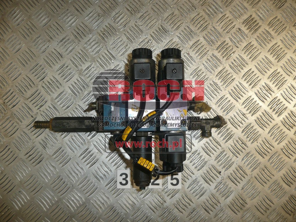 REXROTH DGMS33LX10R + 99909558 - 2 SEKCYJNY + HSA 06A001-31N00 + 4WE6M61/EG24N9K4 + 02138916 24VDC 1,25A + 4WE6RB61/EG24N9K4 + 021389 E59 24VDC 1,25A - 유압 밸브 : 사진 1 REXROTH DGMS33LX10R + 99909558 - 2 SEKCYJNY + HSA 06A001-31N00 + 4WE6M61/EG24N9K4 + 02138916 24VDC 1,25A + 4WE6RB61/EG24N9K4 + 021389 E59 24VDC 1,25A - 유압 밸브 : 사진 1
