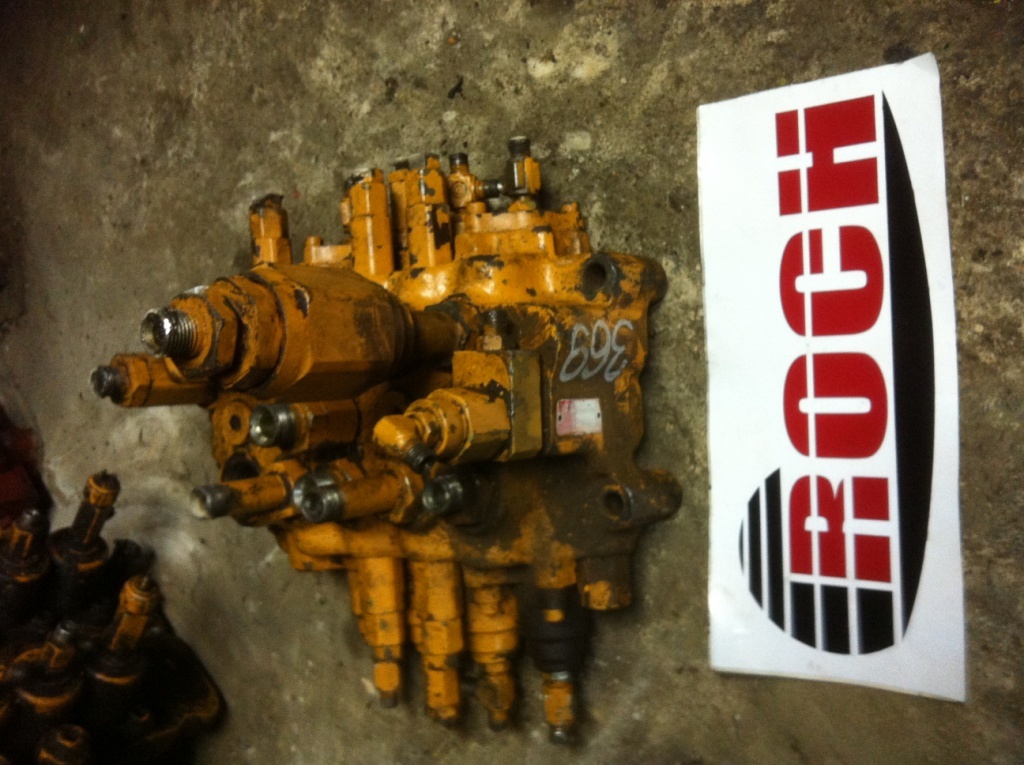 SHIBAURA U22T6A20MD-65 - 4 SEKCYJNY - 유압 밸브 건설기계 용 : 사진 1 SHIBAURA U22T6A20MD-65 - 4 SEKCYJNY - 유압 밸브 건설기계 용 : 사진 1