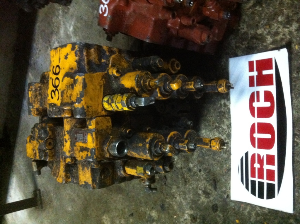 SHIBAURA UX28-5 - 7 SEKCYJNY - 유압 밸브 건설기계 용 : 사진 1 SHIBAURA UX28-5 - 7 SEKCYJNY - 유압 밸브 건설기계 용 : 사진 1