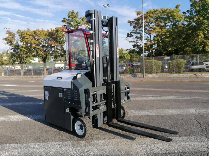 Amlift AGILIFT 3000E - 4방향 리치 트럭 : 사진 1 Amlift AGILIFT 3000E - 4방향 리치 트럭 : 사진 1