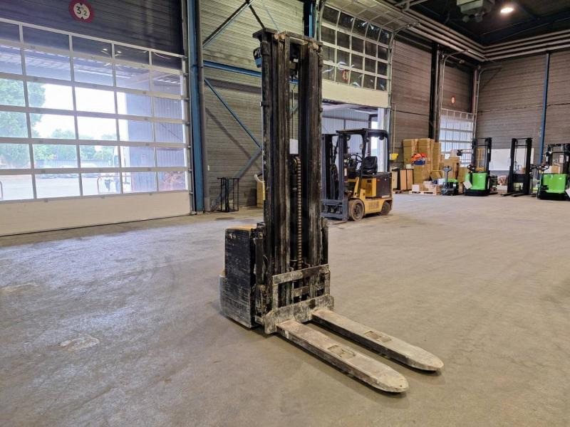 Caterpillar NSP16N2 - 스태커 : 사진 4 Caterpillar NSP16N2 - 스태커 : 사진 4