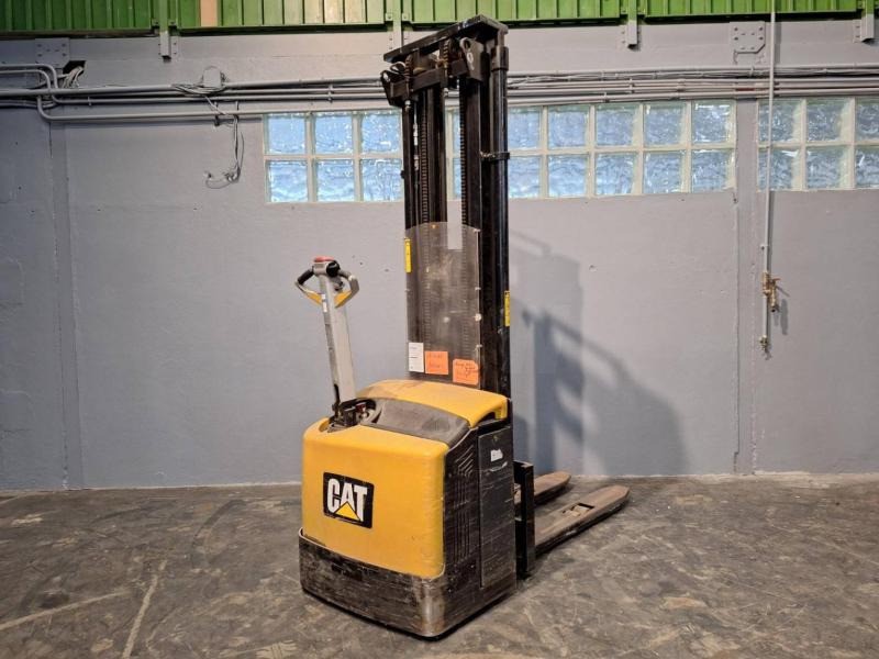 Caterpillar NSP16N - 스태커 : 사진 1 Caterpillar NSP16N - 스태커 : 사진 1