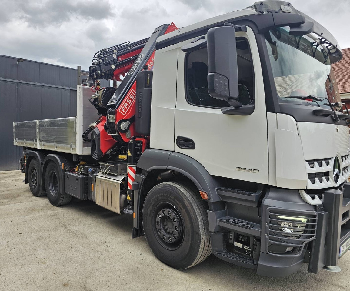 MERCEDES-BENZ Hiab Palfinger Fassi F545-6 JIB-6 - 덤프트럭 : 사진 1 MERCEDES-BENZ Hiab Palfinger Fassi F545-6 JIB-6 - 덤프트럭 : 사진 1