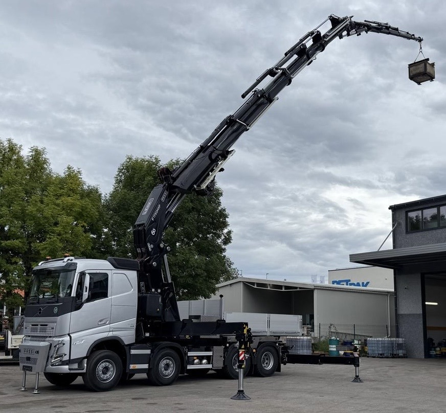 VOLVO Hiab Palfinger Fassi F1750-8 JIB-6 - 크레인 트럭 : 사진 2 VOLVO Hiab Palfinger Fassi F1750-8 JIB-6 - 크레인 트럭 : 사진 2