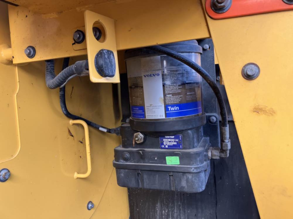 휠 로더 Volvo L120H : 사진 7