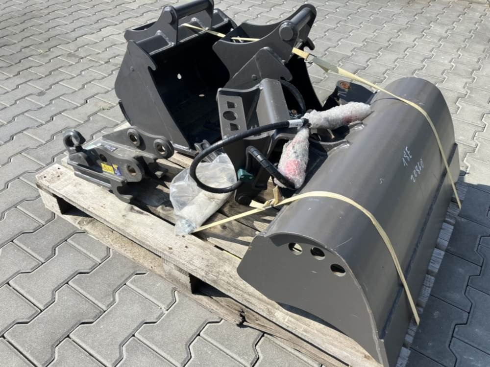 Volvo Löffelset inkl. Schnellwechsler für EC18 - 백호 로더 : 사진 3 Volvo Löffelset inkl. Schnellwechsler für EC18 - 백호 로더 : 사진 3