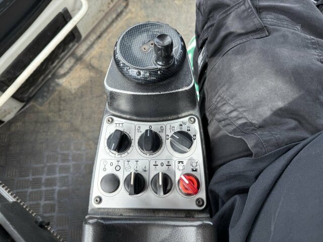 BOMAG BW 174 AP-4 AM Walze 12 Ton *Vibrator *Streuer - 롤러 : 사진 2 BOMAG BW 174 AP-4 AM Walze 12 Ton *Vibrator *Streuer - 롤러 : 사진 2